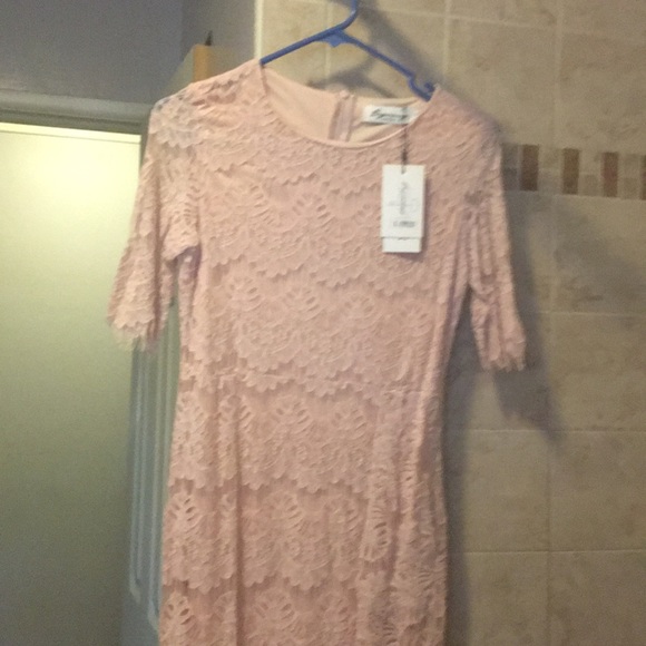 Below the knee dress - Picture 3 of 4